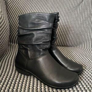 Dansko black leather slouch boot women’s shoe size 9.5-10 (40)